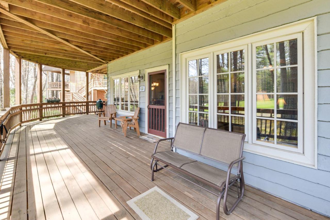 Inviting Cashiers Condo Deck And Golf Course Views! Kültér fotó
